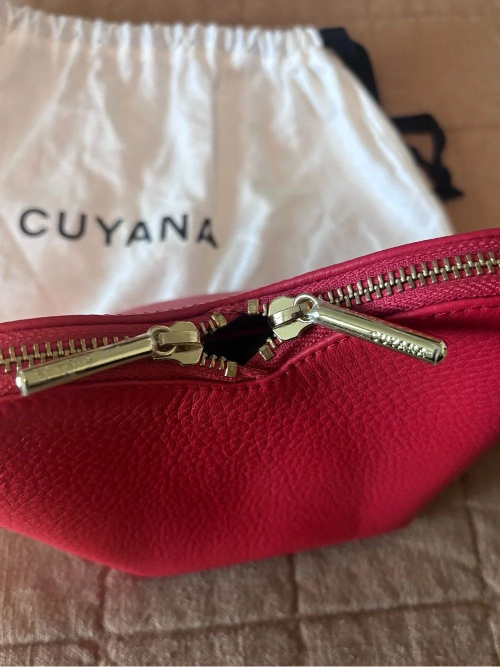 Cuyana Heart-Shaped Leather Cosmetic Pouch. New